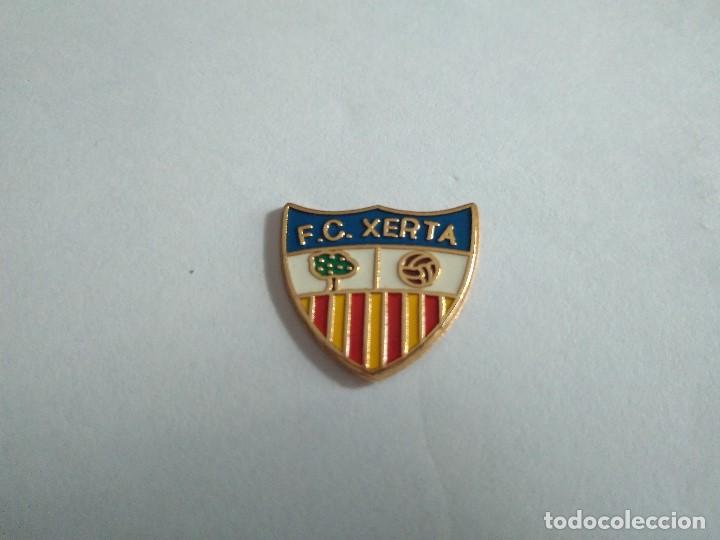 Coleccionismo deportivo: PIN FUTBOL CLUB XERTA DE TARRAGONA