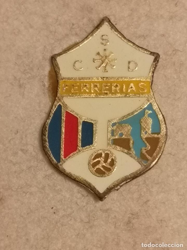 Coleccionismo deportivo: PIN FUTBOL - MENORCA - FERRERIES - CD FERRERIAS