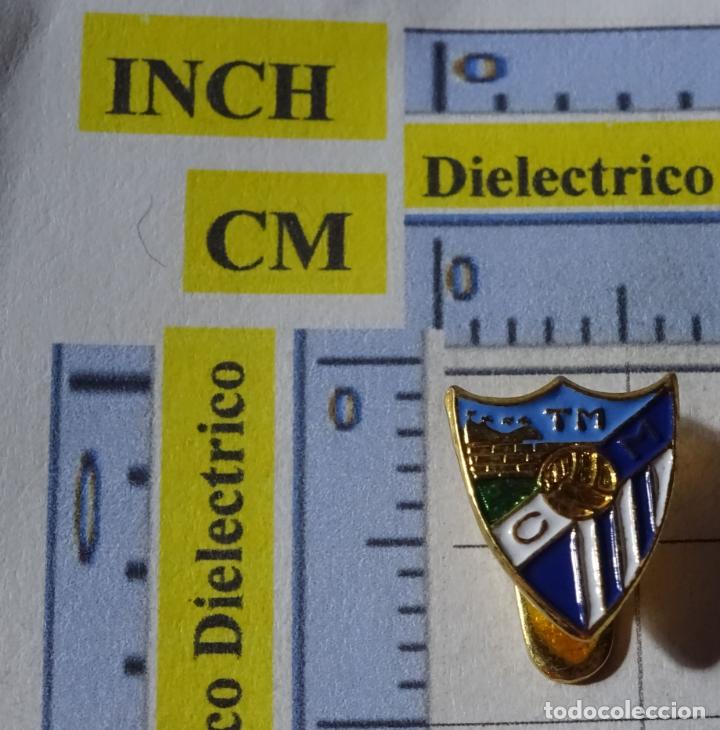 Sammelleidenschaft Sport: INSIGNIA DE SOLAPA OJAL. F&Uacute;TBOL. CLUB DEPORTIVO M&Aacute;LAGA