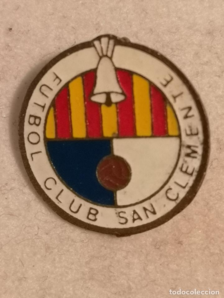 Coleccionismo deportivo: PIN FUTBOL - MENORCA - SANT CLIMENT - FC SAN CLEMENTE - Aguja