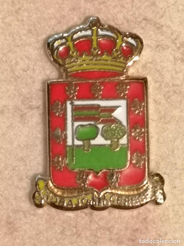 Coleccionismo deportivo: PIN FUTBOL - LEON - TROBAJO DE CERECEDO - CD TROBAJO DE CERECEDO