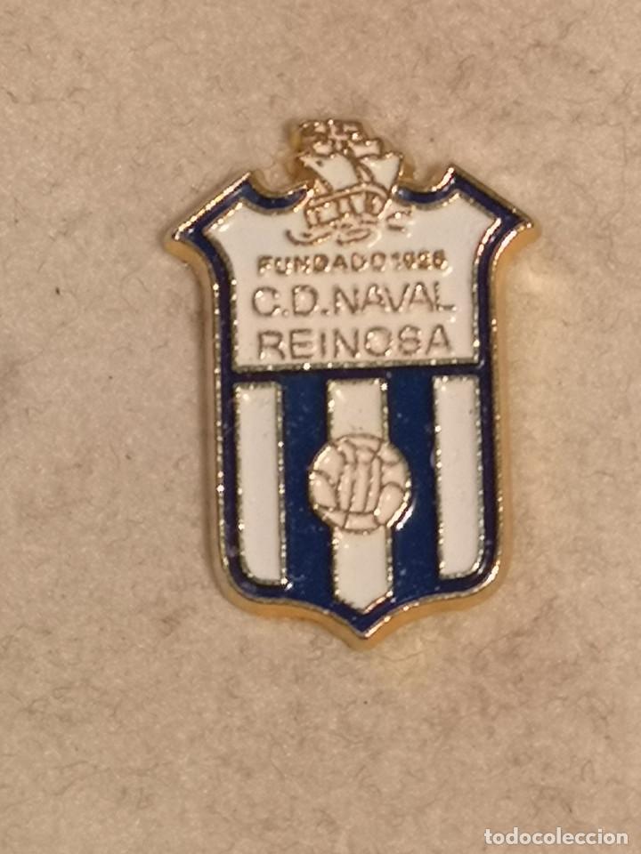 Coleccionismo deportivo: PIN FUTBOL - CANTABRIA - REINOSA - CD NAVAL