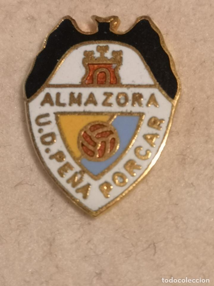 Coleccionismo deportivo: PIN FUTBOL - CASTELL&Oacute; (CASTELLON-ALMAZORA) - ALMASSORA - UD PE&Ntilde;A PORCAR