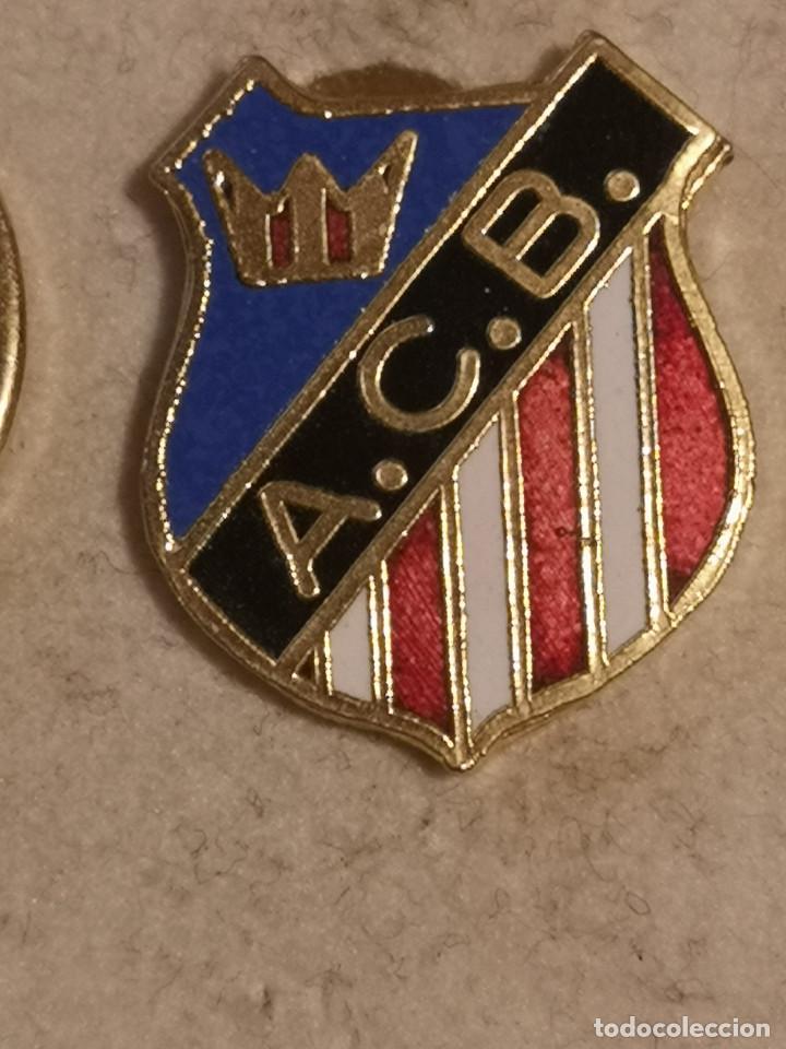 Coleccionismo deportivo: PIN FUTBOL - CASTELL&Oacute; (CASTELLON) - BORRIANA - ATLETICO CONSBUR BURRIANA