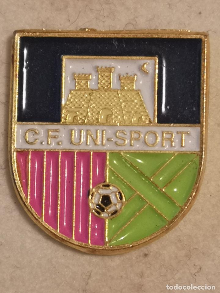 Coleccionismo deportivo: PIN FUTBOL - CASTELL&Oacute; (CASTELLON) - CASTELLO DE LA PLANA - CF UNISPORT