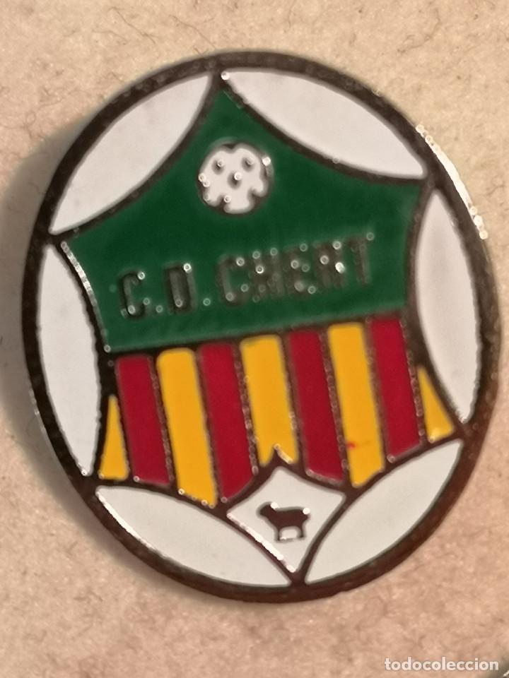 Coleccionismo deportivo: PIN FUTBOL - CASTELL&Oacute; / CASTELLON - XERT - CD CHERT - Aguja