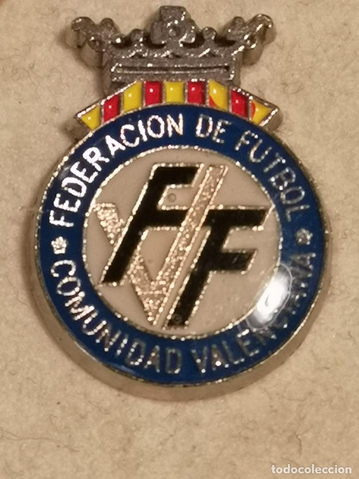 Coleccionismo deportivo: PIN FUTBOL - VALENCIA - FEDERACION FUTBOL COMUNIDAD VALENCIANA