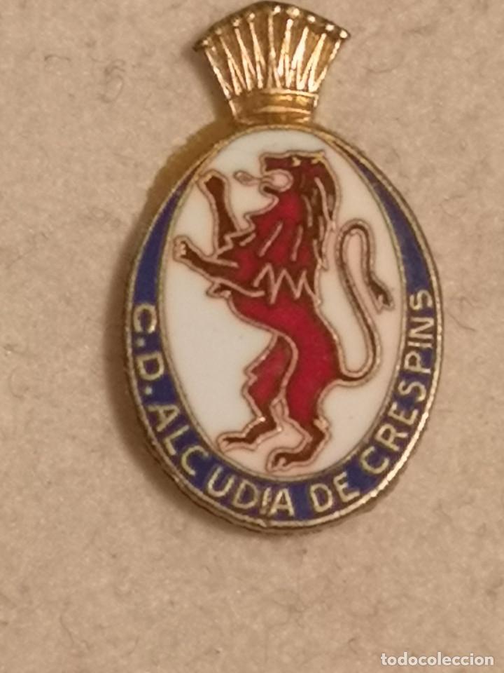 Sports collectibles: PIN FUTBOL - VALENCIA - L'ALCUDIA DE CRESPINS - CD ALCUDIA DE CRESPINS