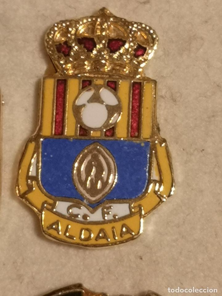 Sports collectibles: PIN FUTBOL - VALENCIA - ALDAIA - CF ALDAIA