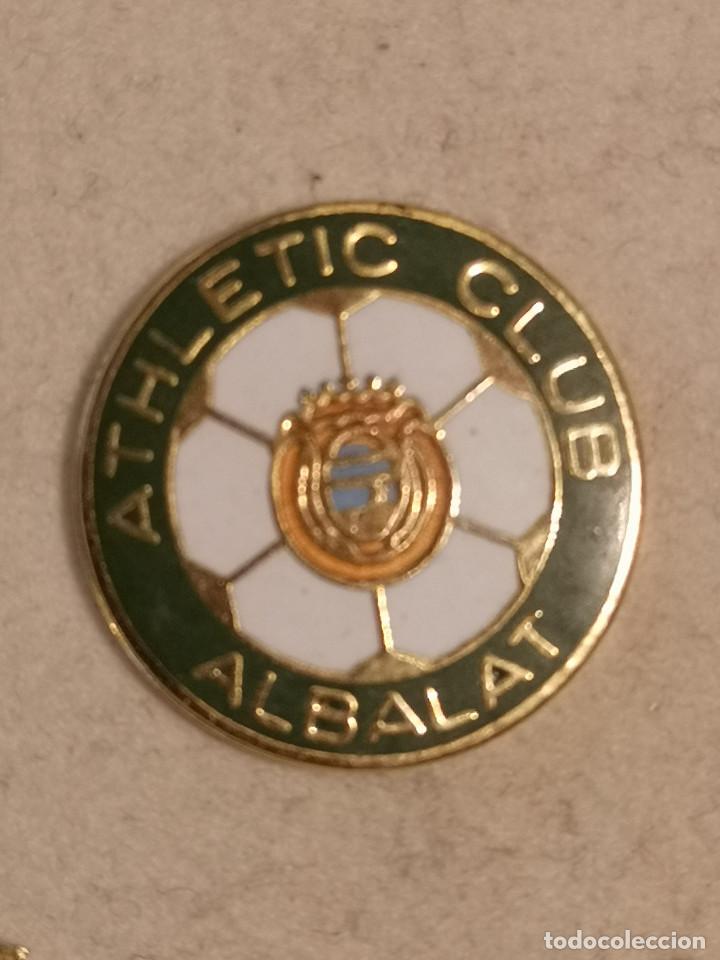 Sports collectibles: PIN FUTBOL - VALENCIA - ALBALAT DE LA RIBERA - ATHLETIC CLUB ALBALAT
