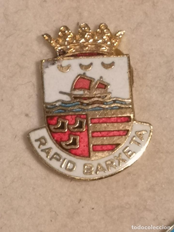 Sports collectibles: PIN FUTBOL - VALENCIA - BARXETA - RAPID BARXETA