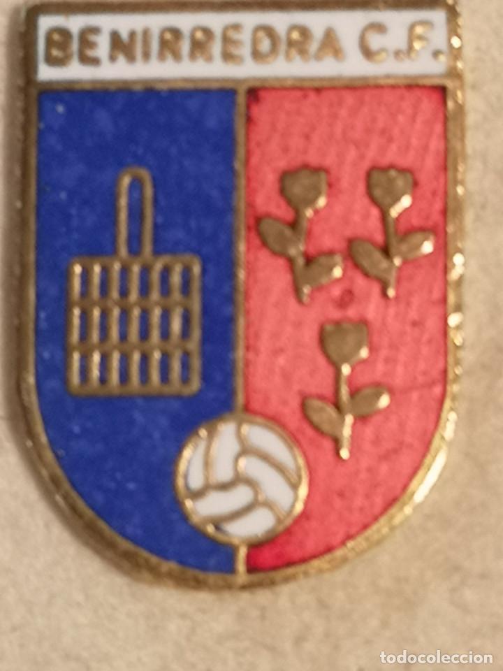 Sports collectibles: PIN FUTBOL - VALENCIA - BENIRREDR&Agrave; - BENIRREDRA CF