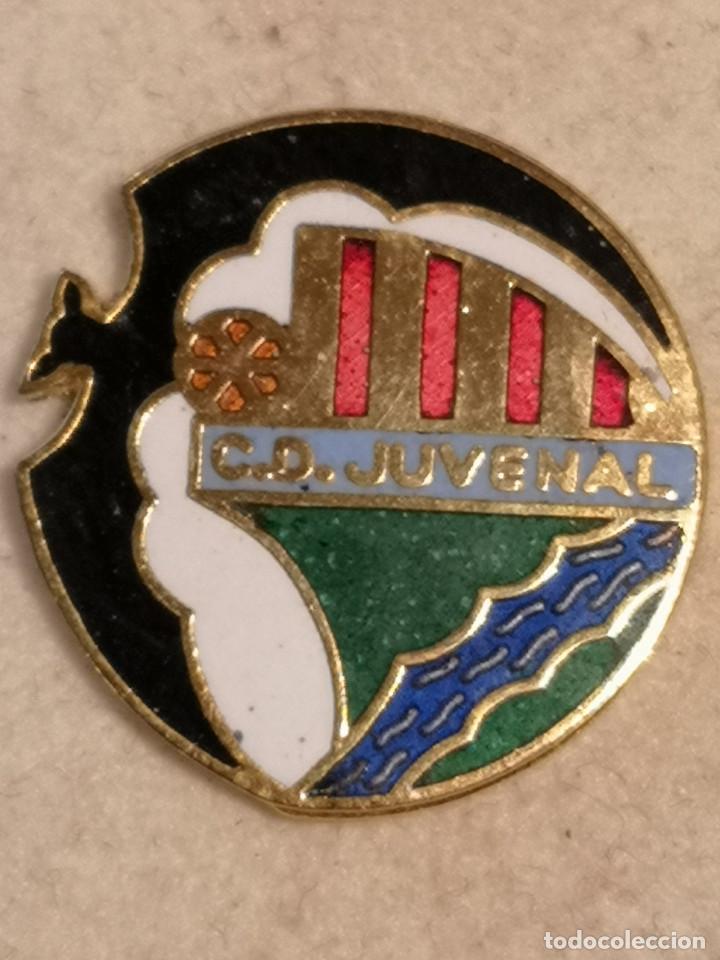 Coleccionismo deportivo: PIN FUTBOL - VALENCIA - CD JUVENAL