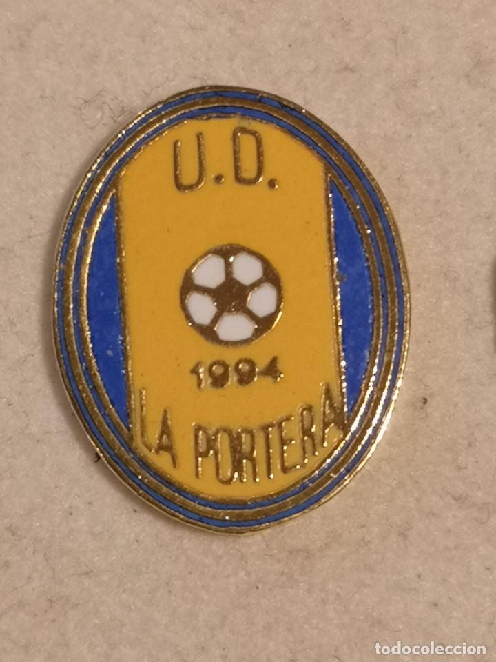 Coleccionismo deportivo: PIN FUTBOL - VALENCIA - LA PORTERA - UD LA PORTERA