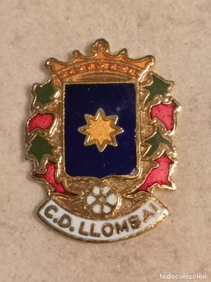 Coleccionismo deportivo: PIN FUTBOL - VALENCIA - LLOMBAI - CD LLOMBAI