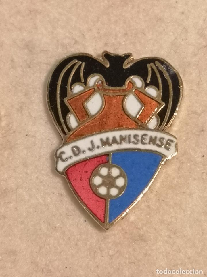 Coleccionismo deportivo: PIN FUTBOL - VALENCIA - MANISES - CDJ MANISENSE