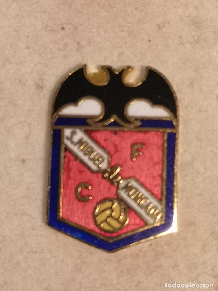 Coleccionismo deportivo: PIN FUTBOL - VALENCIA - CF MIGUEL MONCADA