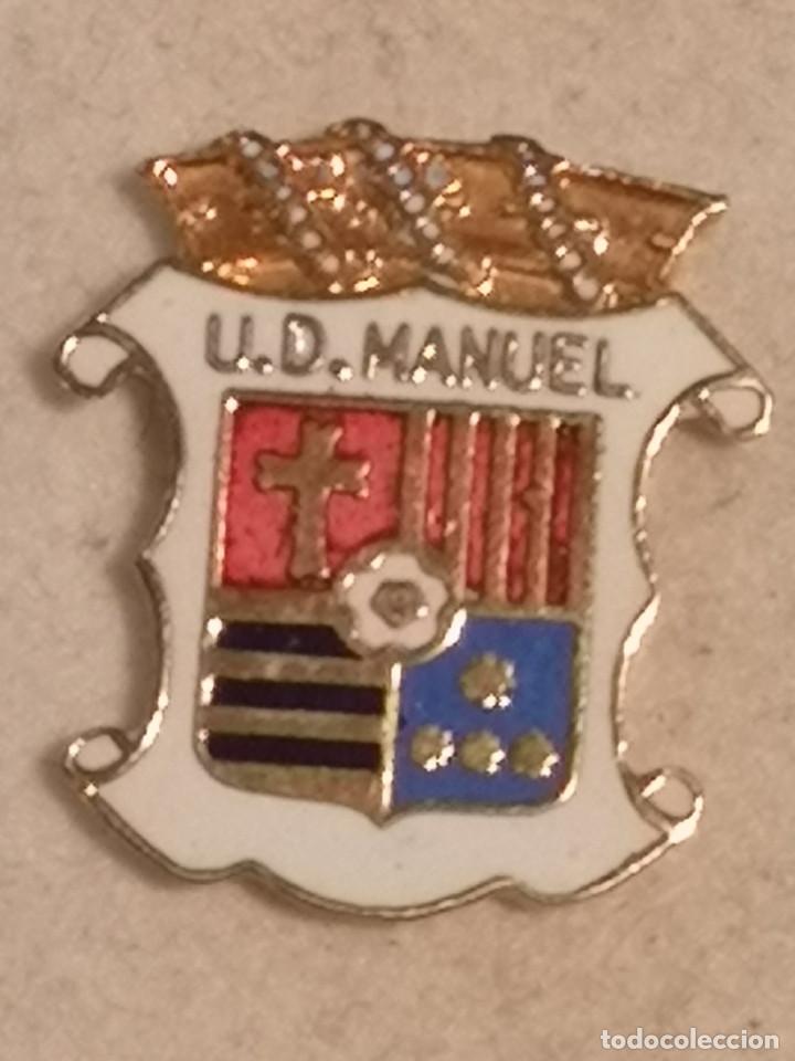 Coleccionismo deportivo: PIN FUTBOL - VALENCIA - UD MANUEL