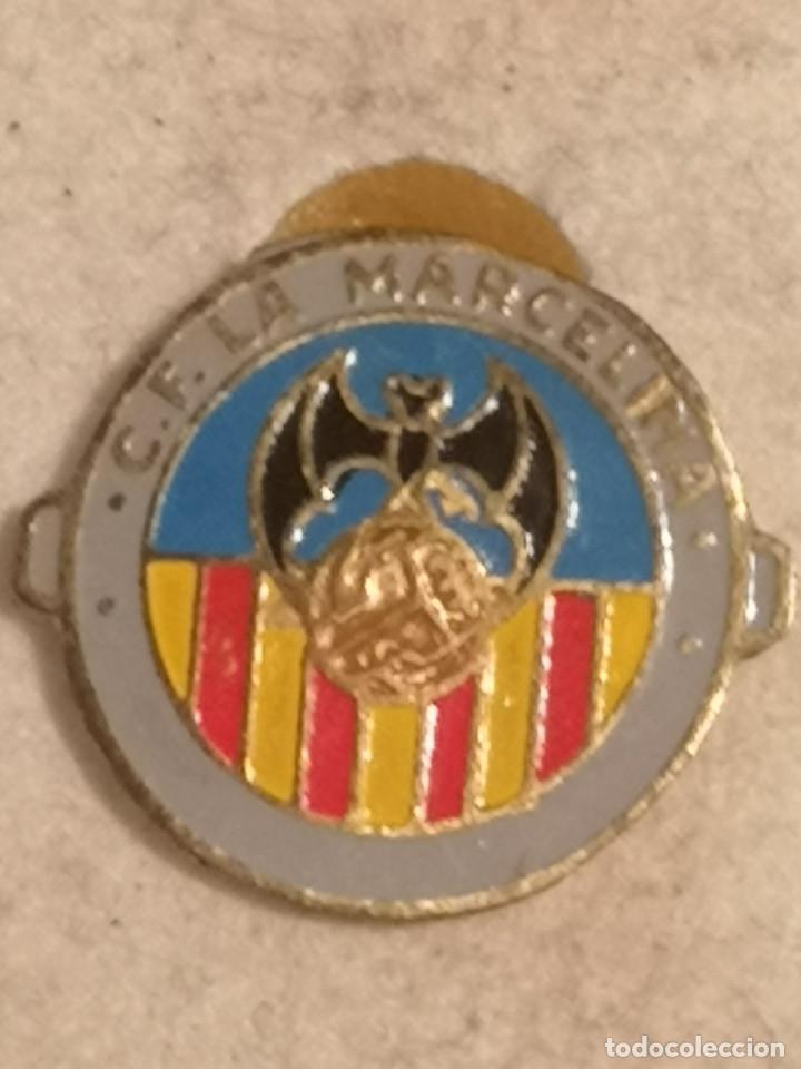 Coleccionismo deportivo: PIN FUTBOL - VALENCIA - CF LA MARCELINA