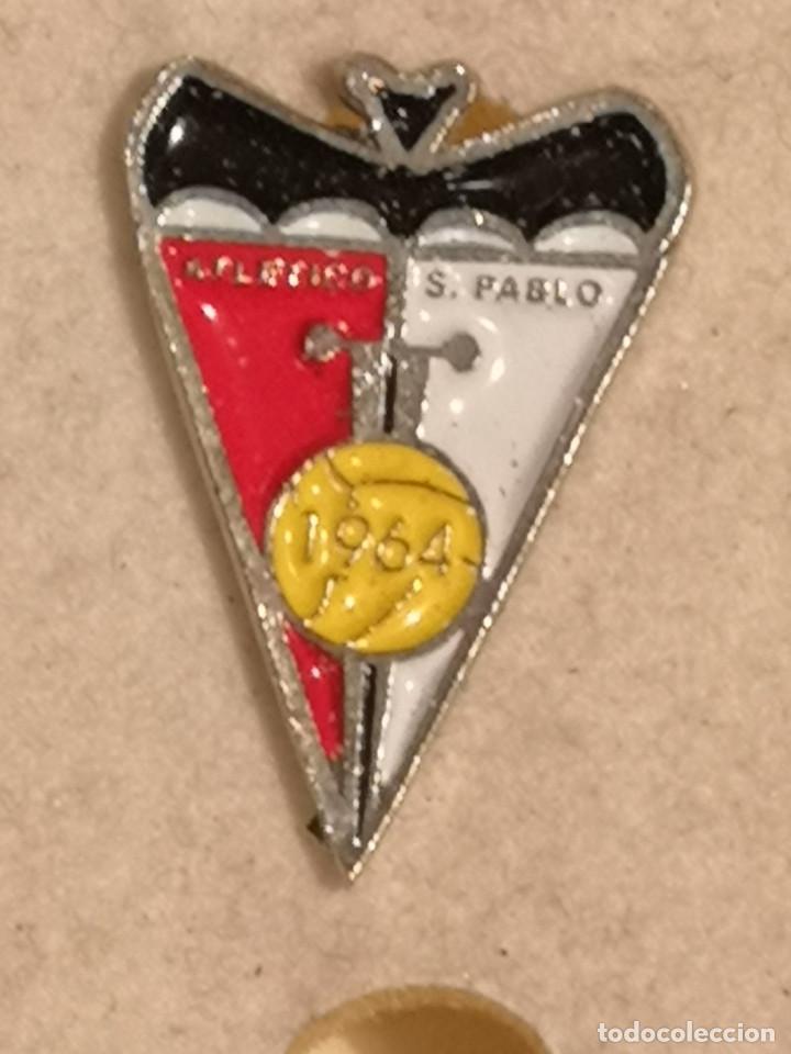 Sammelleidenschaft Sport: PIN FUTBOL - VALENCIA - ATLETICO SAN PABLO 1964