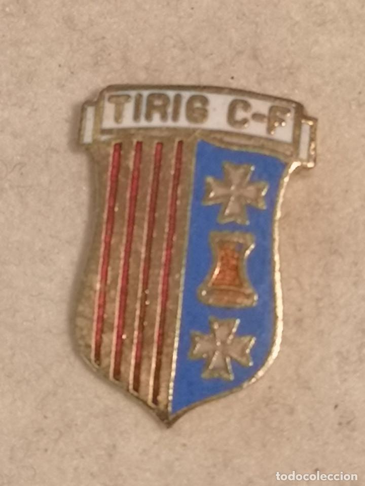 Sammelleidenschaft Sport: PIN FUTBOL - CASTELL&Oacute; / CASTELL&Oacute;N - TIRIG - TIRIG CF
