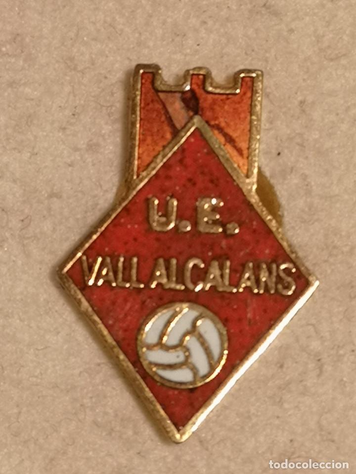 Sammelleidenschaft Sport: PIN FUTBOL - VALENCIA - MONTROI - UE VALLALCALANS