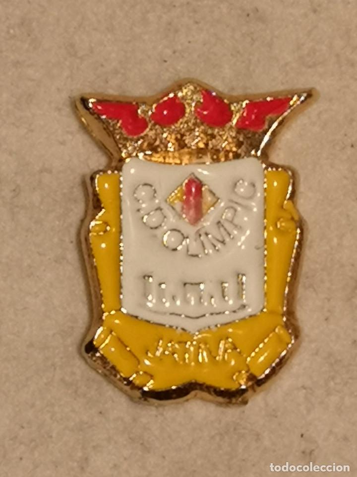 Sammelleidenschaft Sport: PIN FUTBOL - VALENCIA - X&Agrave;TIVA - CD OLIMPIC JATIVA