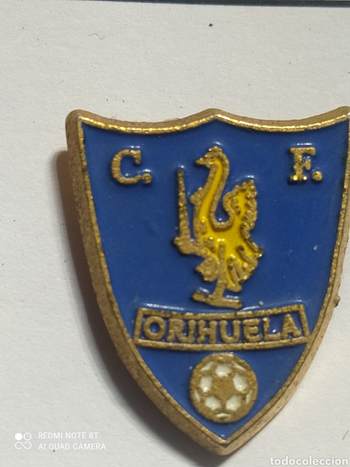 insignia/pin del equipo de fútbol conil cf (cád - Buy Football pins on  todocoleccion