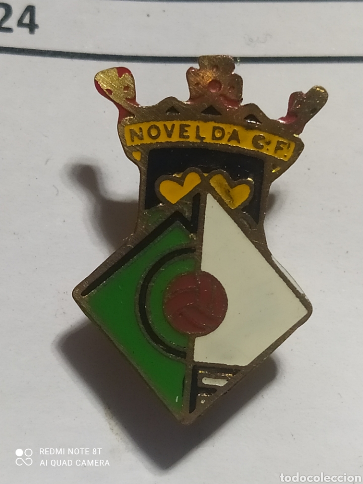 Sammelleidenschaft Sport: PINS DE F&Uacute;TBOL NOVELDA ALICANTE