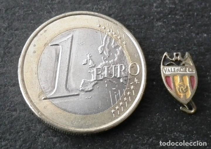 Coleccionismo deportivo: MINI PIN DE AGUJA - ESCUDO VALENCIA CLUB DE F&Uacute;TBOL