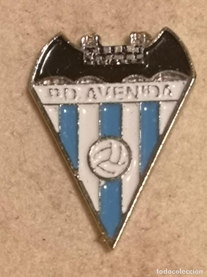 Sammelleidenschaft Sport: PIN FUTBOL - VALENCIA - GANDIA - PD AVENIDA