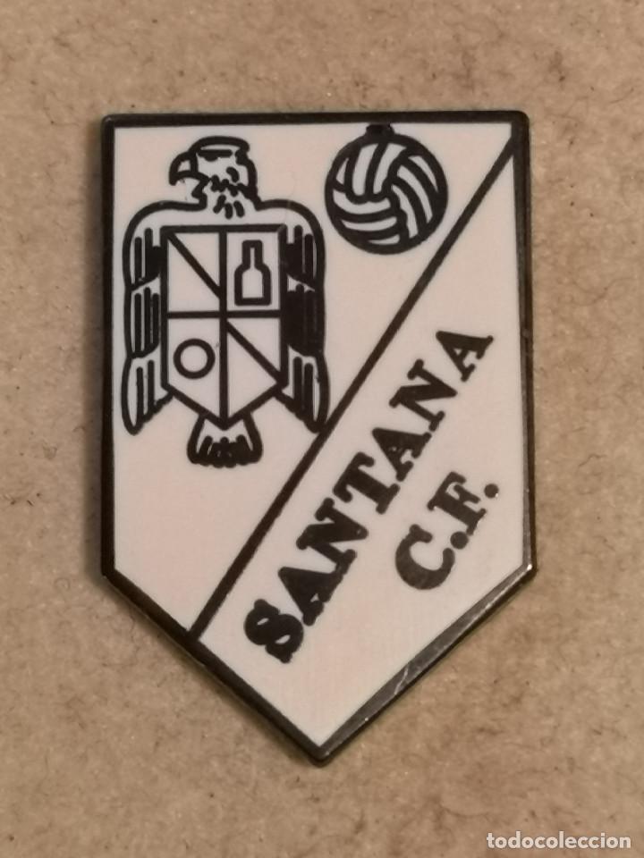 Coleccionismo deportivo: PIN FUTBOL - LEON - SANTANA CF