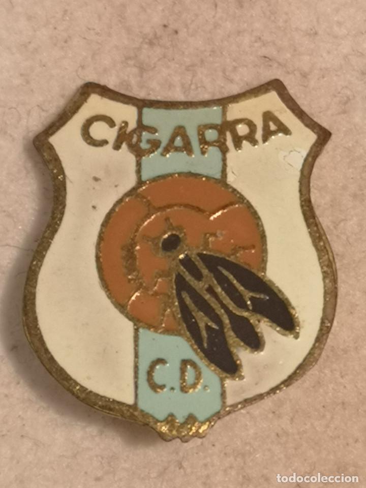Coleccionismo deportivo: PIN FUTBOL - CEUTA - CD CIGARRA - Aguja