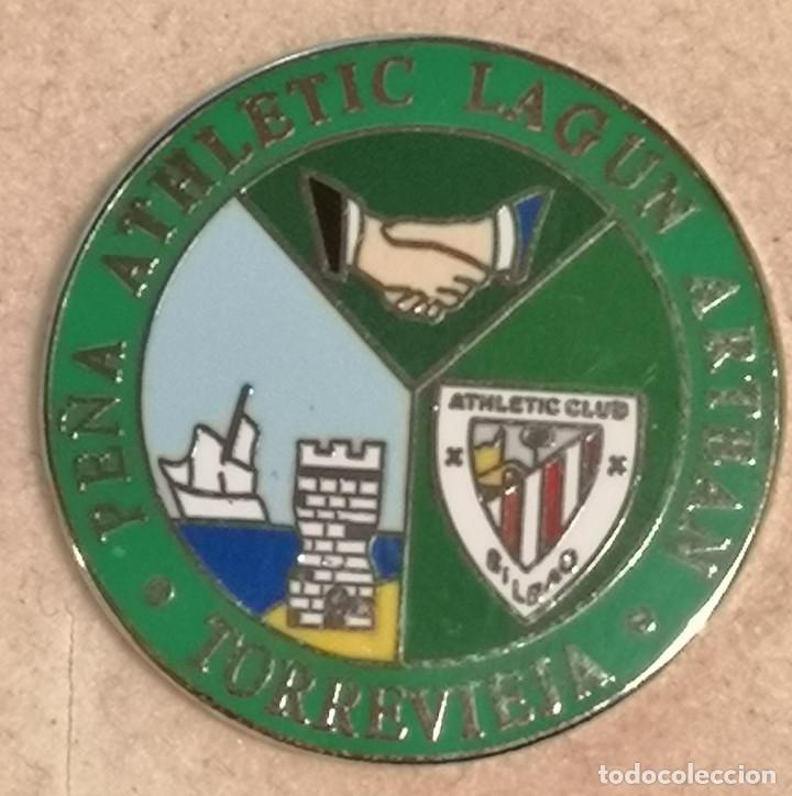 Collezionismo sportivo: PIN FUTBOL - ALACANT / ALICANTE - TORREVIEJA - PE&Ntilde;A ATHLETIC LAGUN ARTEAN
