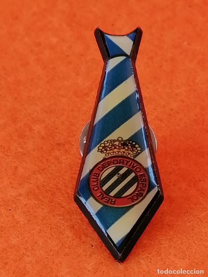 Coleccionismo deportivo: PIN R.C.D. ESPA&Ntilde;OL -CORBATA CON ESCUDO - Foto 1