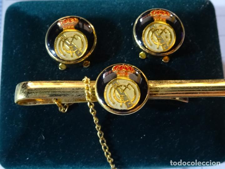 Sammelleidenschaft Sport: JUEGO DE GEMELOS Y PISACORBATAS CON ESTUCHE DEL REAL MADRID CLUB DE F&Uacute;TBOL