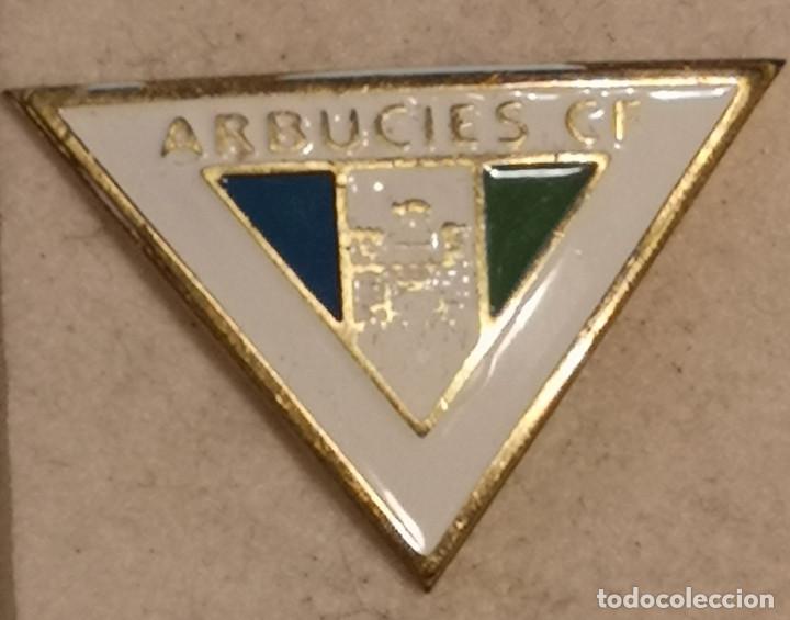 Collezionismo sportivo: PIN FUTBOL - GIRONA - ARBUCIES - ARBUCIES FC