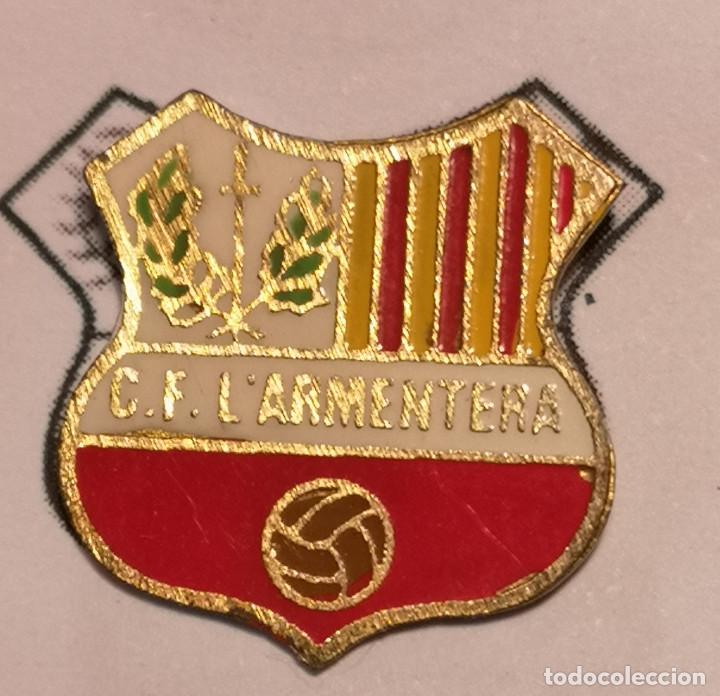 Sammelleidenschaft Sport: PIN FUTBOL - GIRONA - L'ARMENTERA - CF L'ARMENTERA