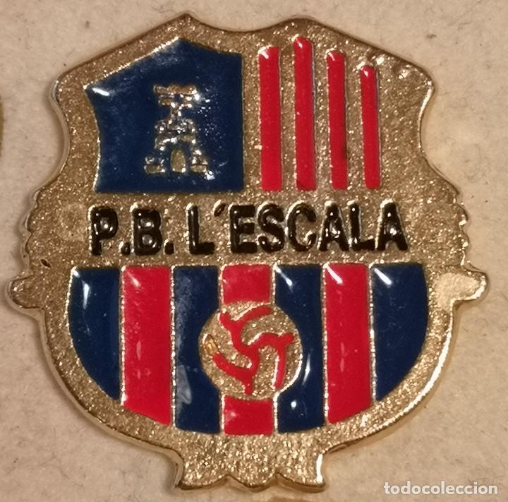 Collezionismo sportivo: PIN FUTBOL - GIRONA - L'ESCALA - PENYA BLAUGRANA L'ESCALA