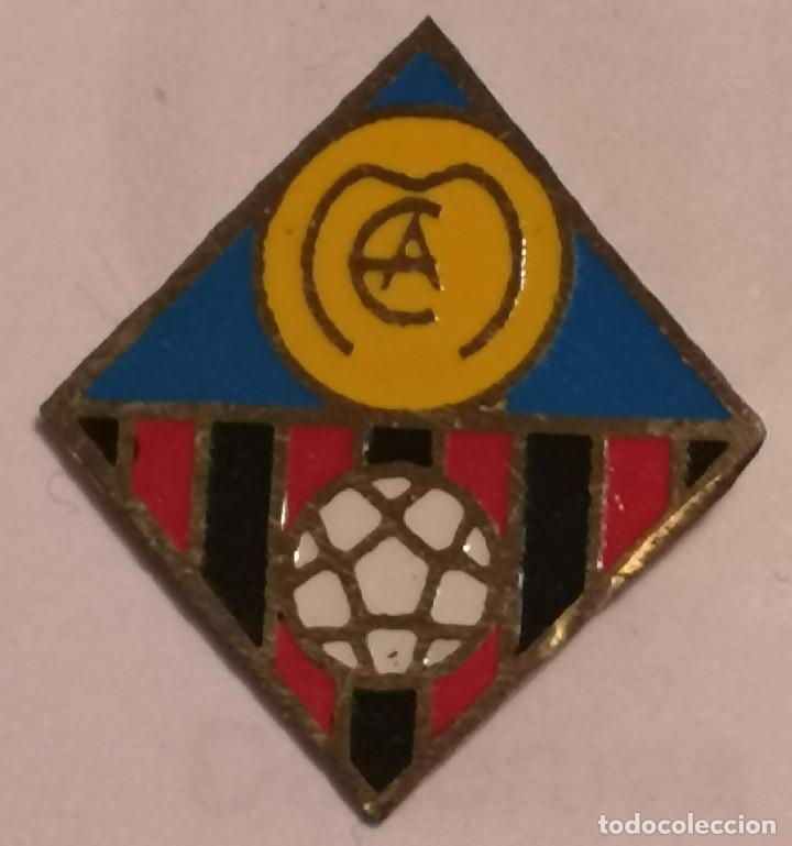 Collezionismo sportivo: PIN FUTBOL - GIRONA - MEDINY&Agrave; - CF MEDINY&Agrave;