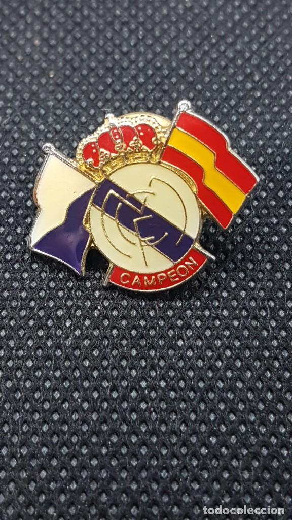 Coleccionismo deportivo: PIN REAL MADRID CAMPEON - Foto 1