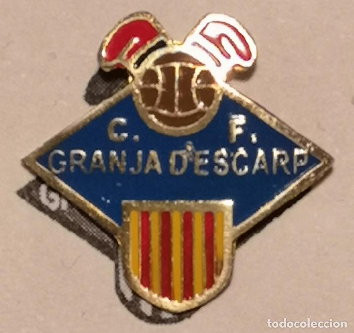 Collezionismo sportivo: PIN FUTBOL - LLEIDA - LA GRANJA D'ESCARP - CF GRANJA D'ESCARP