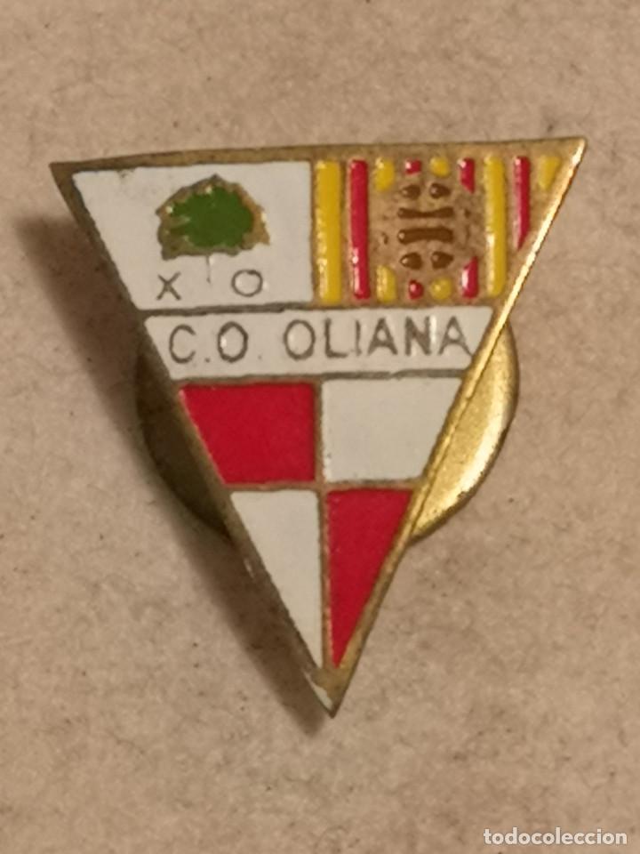 Collezionismo sportivo: PIN FUTBOL - LLEIDA - OLIANA - CO OLIANA - Solapa