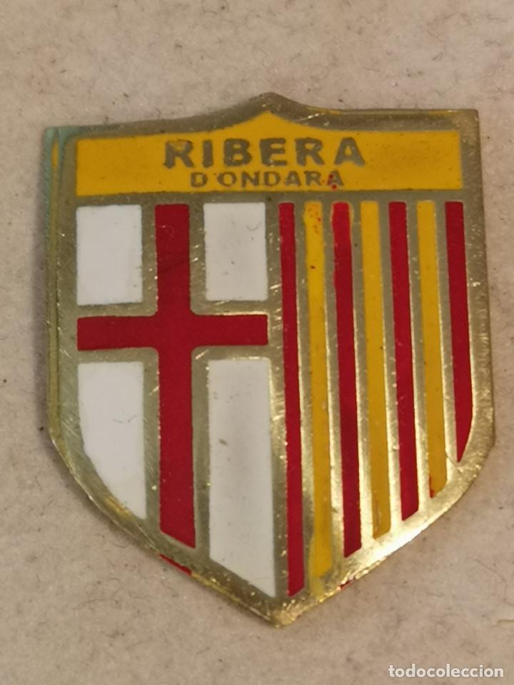 Collezionismo sportivo: PIN FUTBOL - LLEIDA - RIBERA D'ONDARA - FC RIBERA D'ONDARA