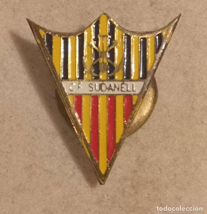 Collectionnisme sportif: PIN FUTBOL - LLEIDA - SUDANELL - CF SUDANELL - Solapa