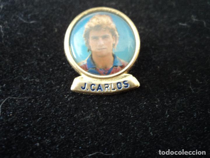 Coleccionismo deportivo: PIN DE juan carlos. DREAM TEAM DEL BAR&Ccedil;A. A&Ntilde;OS 90. DIARIO SPORT. diametro 22 mm