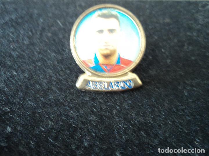 Coleccionismo deportivo: PIN DE abelardo. DREAM TEAM DEL BAR&Ccedil;A. A&Ntilde;OS 90. DIARIO SPORT. diametro 22 mm