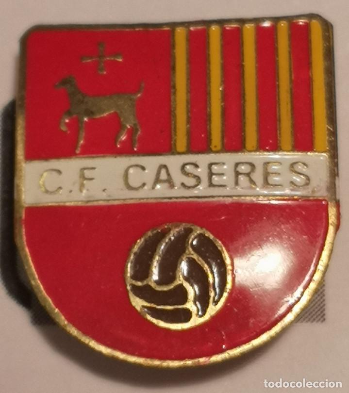 Collezionismo sportivo: PIN FUTBOL - TARRAGONA - CASERES - CF CASERES - Solapa