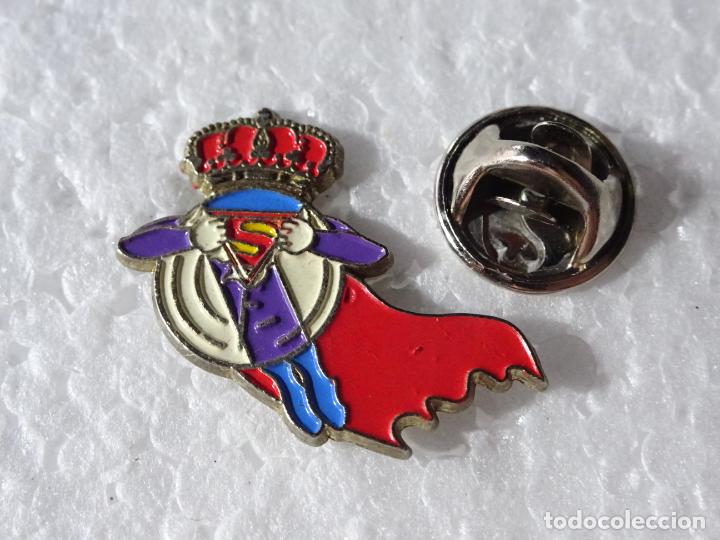 Collectionnisme sportif: PIN DE DEPORTES. REAL MADRID CLUB DE F&Uacute;TBOL. SUPERMAN. A&Ntilde;OS 90