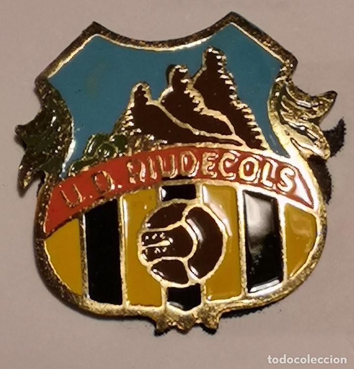 Collezionismo sportivo: PIN FUTBOL - TARRAGONA - RIUDECOLS - UD RIUDECOLS